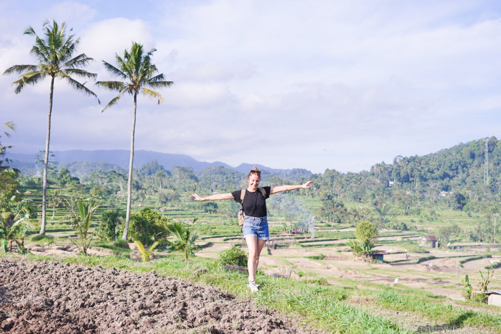 sidemen trekking and rice terrace